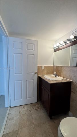17021 N Bay Road 1015, Sunny Isles Beach, FL 33160