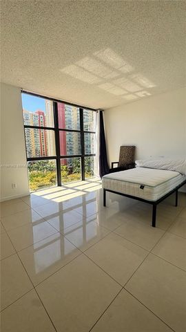 17021 N Bay Road 1015, Sunny Isles Beach, FL 33160