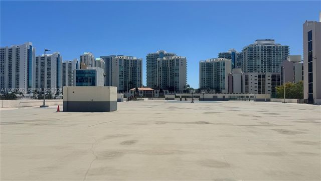 17021 N Bay Road 1015, Sunny Isles Beach, FL 33160