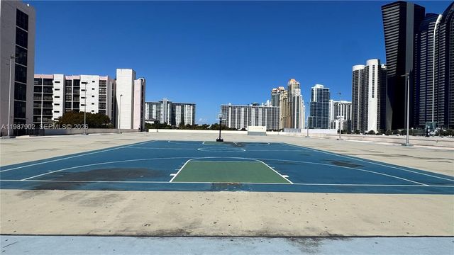17021 N Bay Road 1015, Sunny Isles Beach, FL 33160