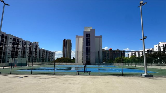 17021 N Bay Road 1015, Sunny Isles Beach, FL 33160