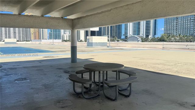 17021 N Bay Road 1015, Sunny Isles Beach, FL 33160