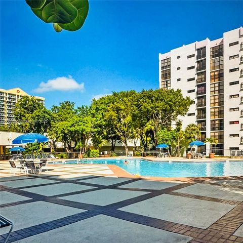 17021 N Bay Road 1015, Sunny Isles Beach, FL 33160