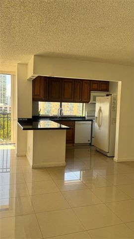 17021 N Bay Road 1015, Sunny Isles Beach, FL 33160