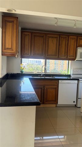 17021 N Bay Road 1015, Sunny Isles Beach, FL 33160