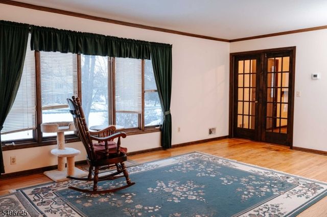 4 Hickory Ln, Readington Twp., NJ 08889