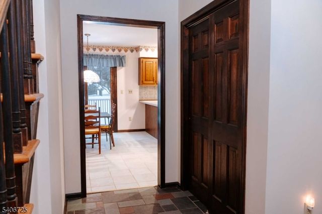 4 Hickory Ln, Readington Twp., NJ 08889