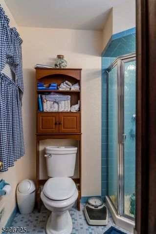 4 Hickory Ln, Readington Twp., NJ 08889