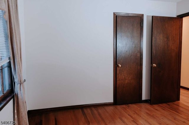 4 Hickory Ln, Readington Twp., NJ 08889