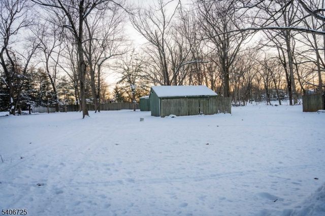 4 Hickory Ln, Readington Twp., NJ 08889