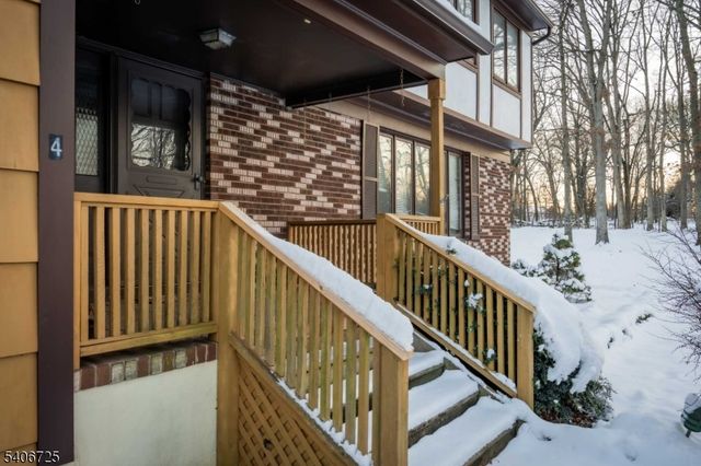 4 Hickory Ln, Readington Twp., NJ 08889