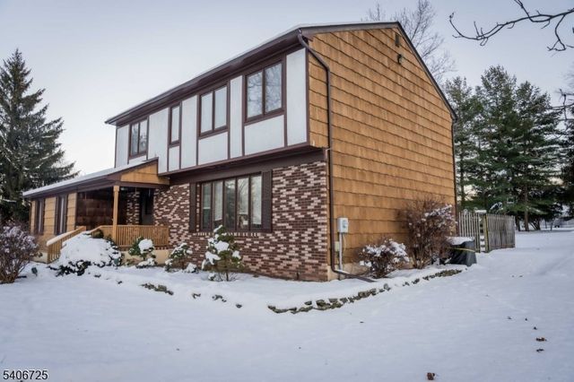 4 Hickory Ln, Readington Twp., NJ 08889