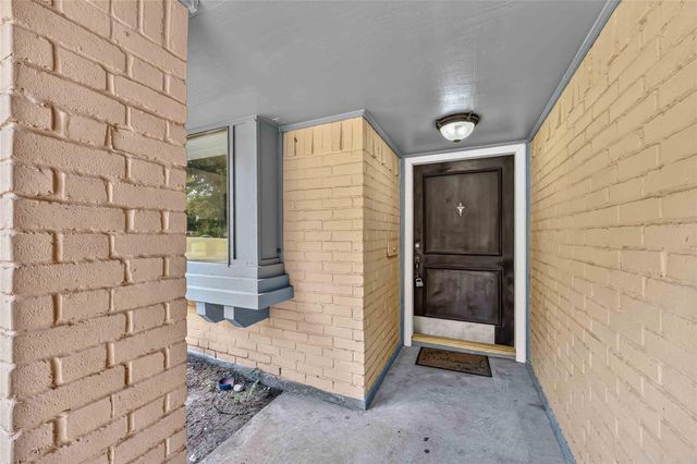 7906 El Capitan Drive, Houston, TX 77083