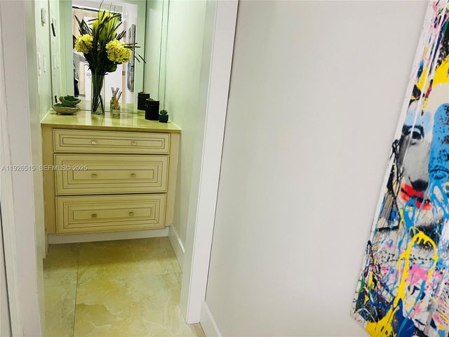 5225 Collins Ave 914, Miami Beach, FL 33140