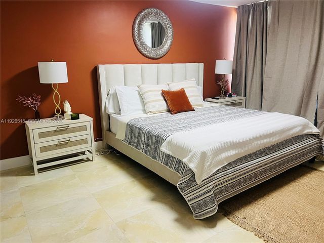 5225 Collins Ave 914, Miami Beach, FL 33140