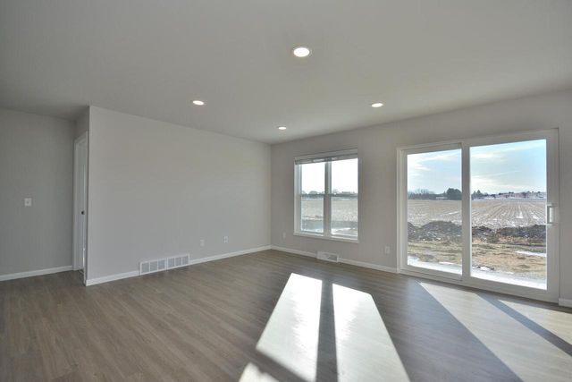 1007 Elderberry ROAD, Oconomowoc, WI 53066