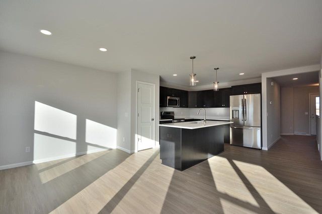 1007 Elderberry ROAD, Oconomowoc, WI 53066