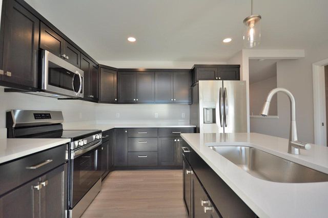 1007 Elderberry ROAD, Oconomowoc, WI 53066