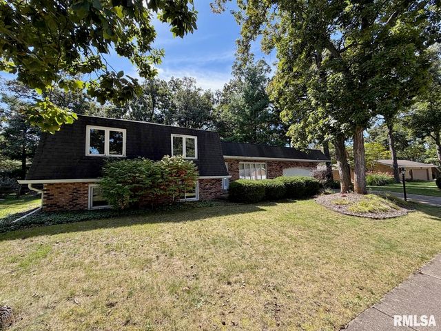 4804 W KNOBOAK Drive, Peoria, IL 61615
