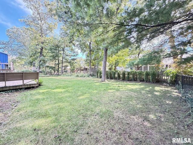 4804 W KNOBOAK Drive, Peoria, IL 61615
