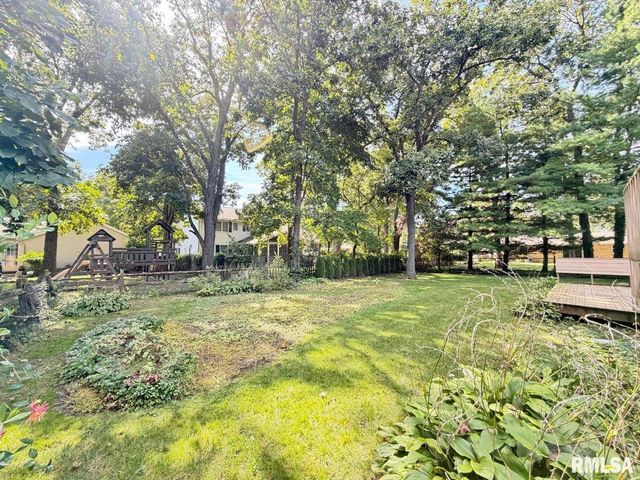 4804 W KNOBOAK Drive, Peoria, IL 61615