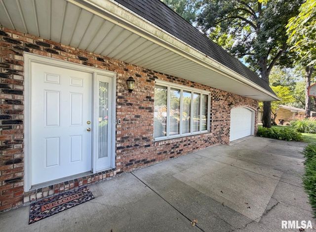 4804 W KNOBOAK Drive, Peoria, IL 61615