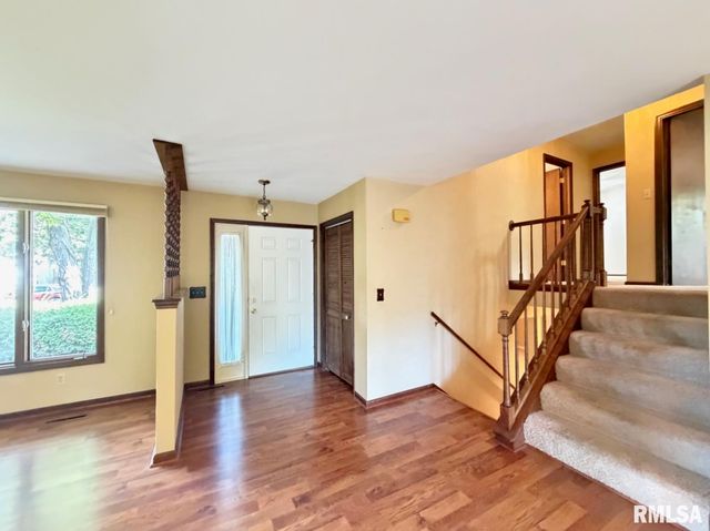 4804 W KNOBOAK Drive, Peoria, IL 61615