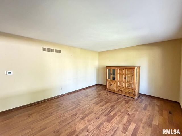 4804 W KNOBOAK Drive, Peoria, IL 61615