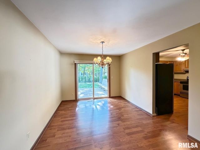 4804 W KNOBOAK Drive, Peoria, IL 61615