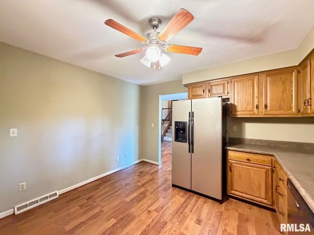 4804 W KNOBOAK Drive, Peoria, IL 61615