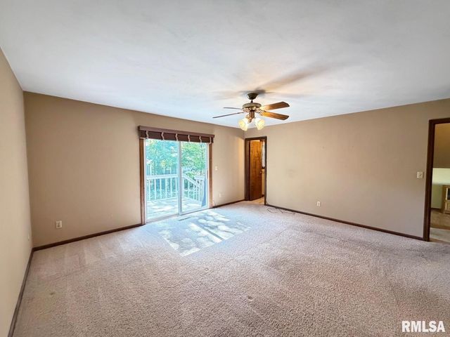 4804 W KNOBOAK Drive, Peoria, IL 61615
