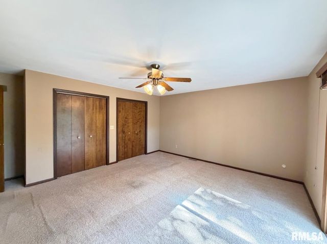 4804 W KNOBOAK Drive, Peoria, IL 61615