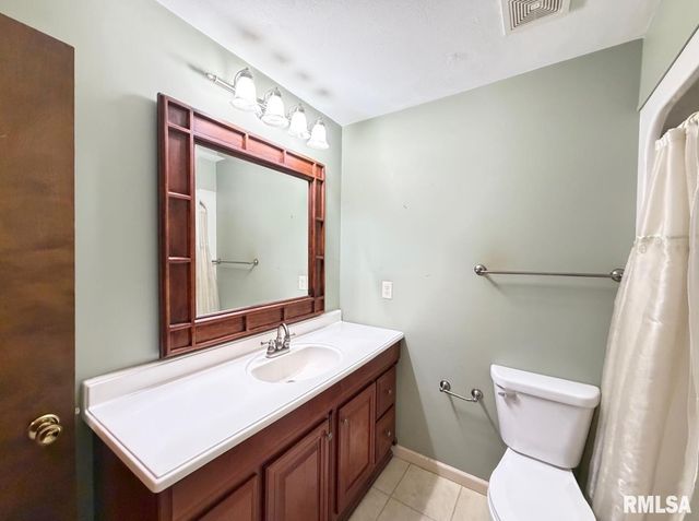 4804 W KNOBOAK Drive, Peoria, IL 61615