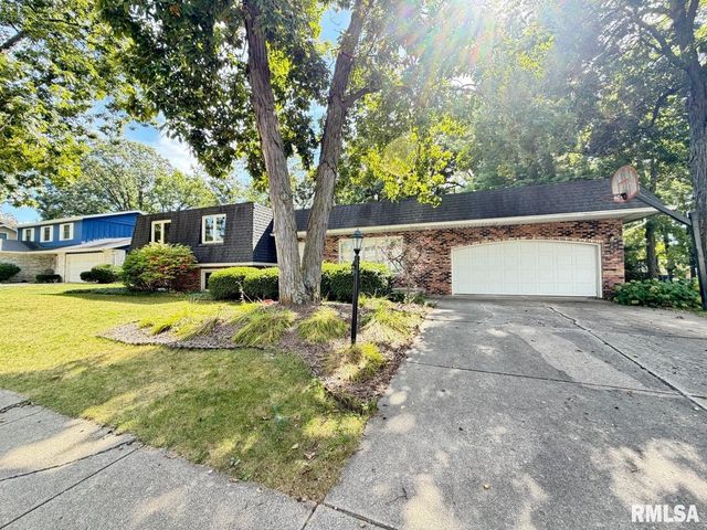 4804 W KNOBOAK Drive, Peoria, IL 61615