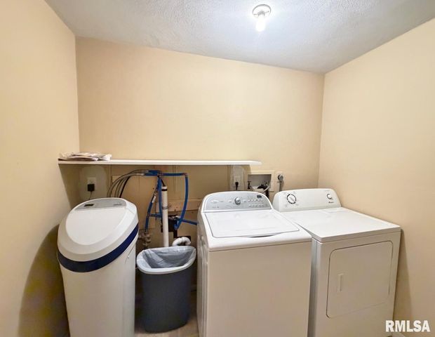 4804 W KNOBOAK Drive, Peoria, IL 61615