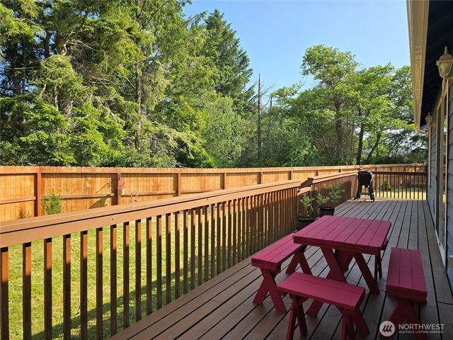 861 Willow Court SW, Ocean Shores, WA 98569