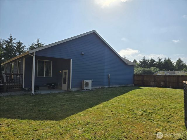 861 Willow Court SW, Ocean Shores, WA 98569