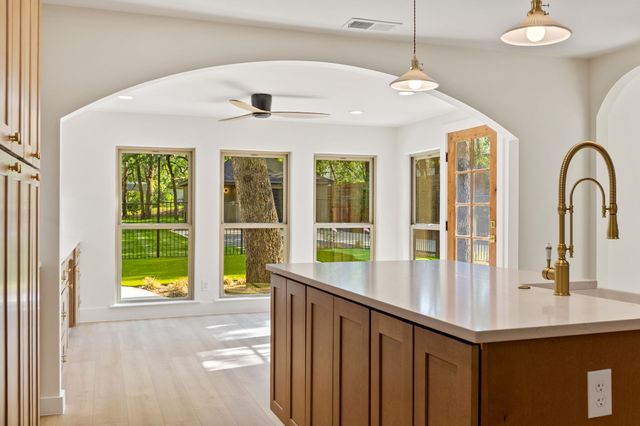 1425 Tiffany Forest Lane, Grapevine, TX 76051