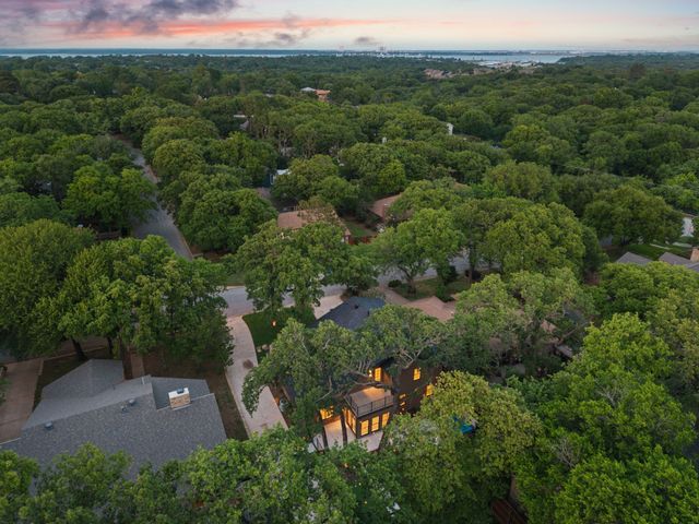 1425 Tiffany Forest Lane, Grapevine, TX 76051