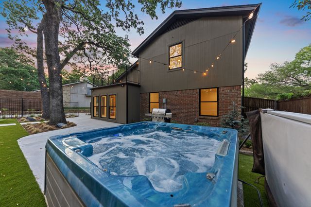 1425 Tiffany Forest Lane, Grapevine, TX 76051