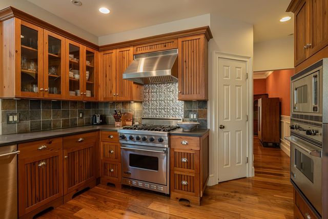 527 Sleighbell Lane, Manchester, VT 05255