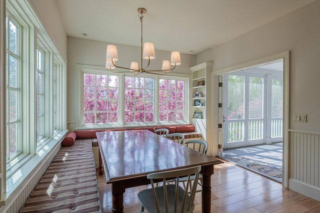 527 Sleighbell Lane, Manchester, VT 05255