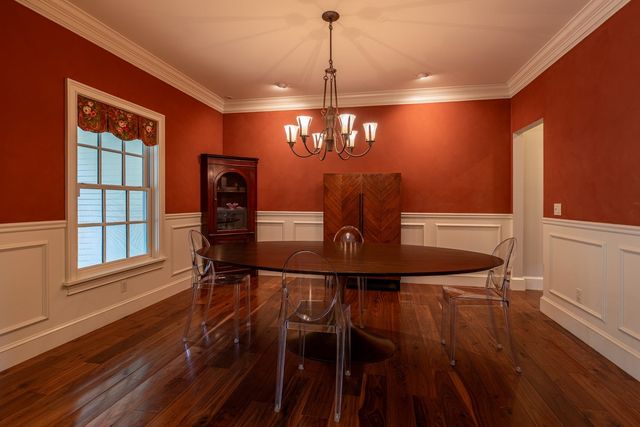 527 Sleighbell Lane, Manchester, VT 05255