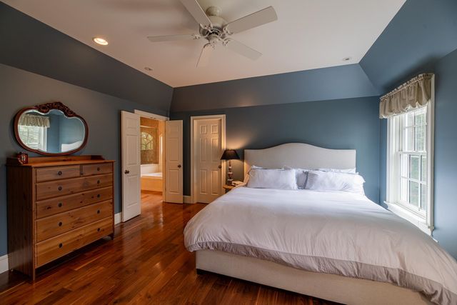 527 Sleighbell Lane, Manchester, VT 05255