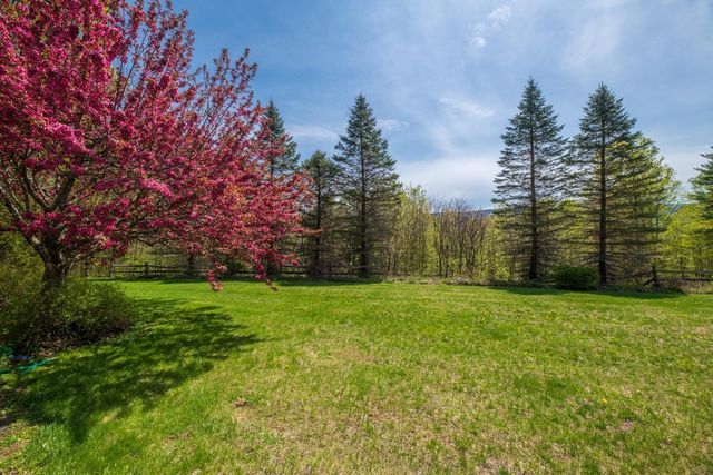 527 Sleighbell Lane, Manchester, VT 05255