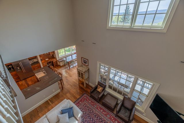 527 Sleighbell Lane, Manchester, VT 05255