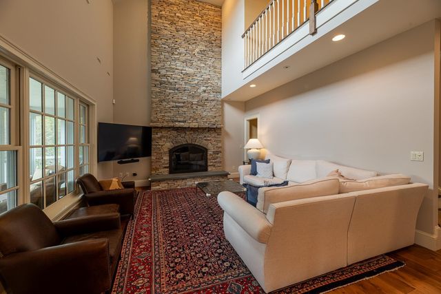 527 Sleighbell Lane, Manchester, VT 05255