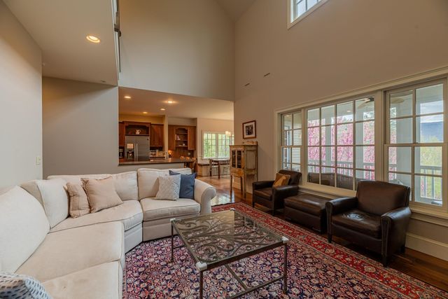 527 Sleighbell Lane, Manchester, VT 05255