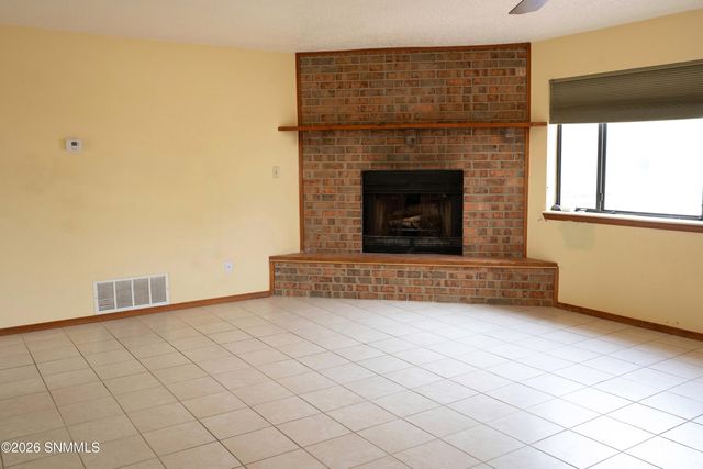 5011 Calle Del Ranchero, Las Cruces, NM 88011