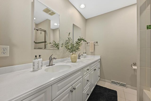 2502 W Norway DRIVE, Mequon, WI 53092